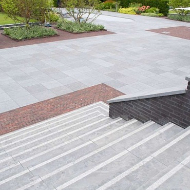 Bloktrede 100x35x15 cm Spotted Bluestone  Gezoet, Antislip/Gezoet